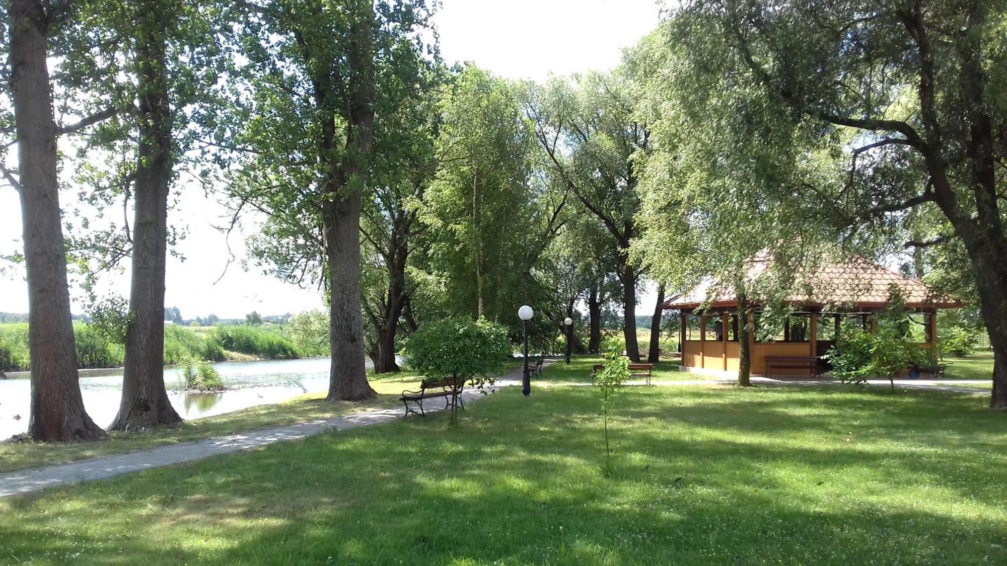 Hotel Nad Stara Nida *** Pinczow Exterior foto